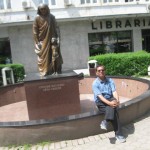 Statue of Mother Teressa, Prishtina